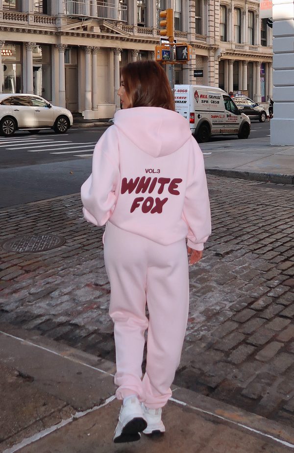 OFFSTAGE_HOODIE_CUPCAKE_OFFSTAGE_SWEATPANTS_CUPCAKE_06.11.24_17