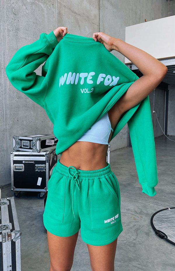 OFFSTAGE_SWEATER_OFFSTAGE_SHORTS_05_10_21_0006_e0315d14-6bdd-4dae-8842-bcf3575bd3b6