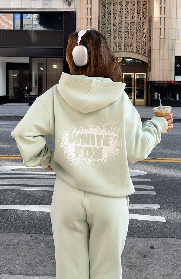 WHITE-FOX-11TH-STREET-KEEPING-IT-REAL-OVERSIZED-HOODIE-GREEN-WHITE-11TH-STREET-KEEPING-IT-REAL-SWEATPANTS-GREEN-WHITE_09.02.25_13