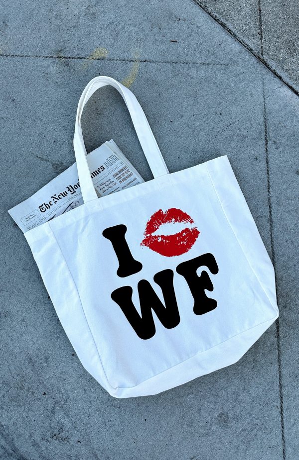 WHITE-FOX-CITY-OF-DREAMS-TOTE-BAG-WHITE-RED-BLACK_09.02.25_03