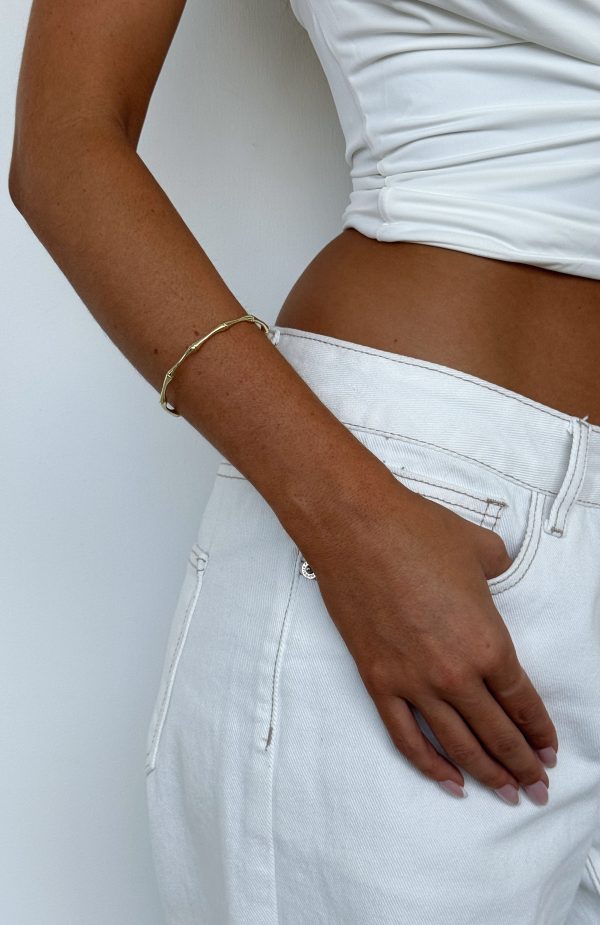 WHITE-FOX-MAHANA-CUFF-BRACELET-GOLD_18.03.25_01