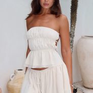 white-fox-flawless-top-flawless-mini-skirt-cream-26.3.25-5_148fd798-ce21-400b-a278-d4d3457e67a4