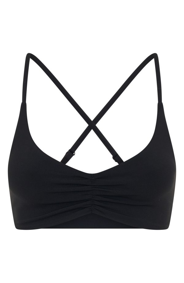 white-fox-fusion-sports-bra-black.ghost_.01