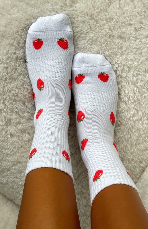white-fox-in-the-field-socks-white-02.04.25-1