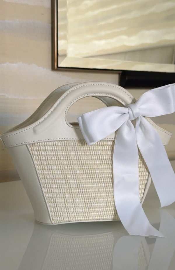 white-fox-jehan-top-handle-bag-white-sweet-serenity-bow-hair-clip-white.30.5.25.01