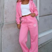 white-fox-offstage-cropped-zip-hoodie-offstage-wide-leg-sweatpants-bubblegum-pink.24.04.25.2